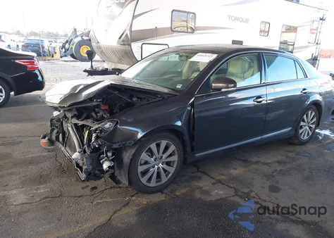 2011 Toyota Avalon Limited z USA, uszkodzony, nr VIN 4T1BK3DB5BU388527